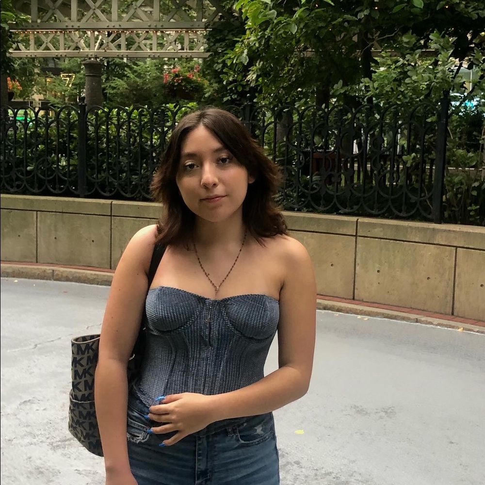 Meet your Posher, Paola